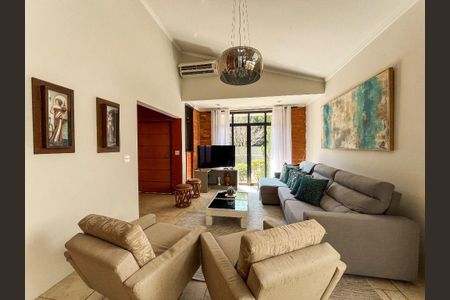 Casa à venda com 199m², 4 quartos e 4 vagas