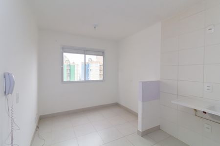 Sala/Cozinha de apartamento para alugar com 2 quartos, 32m² em Fazenda Aricanduva, São Paulo