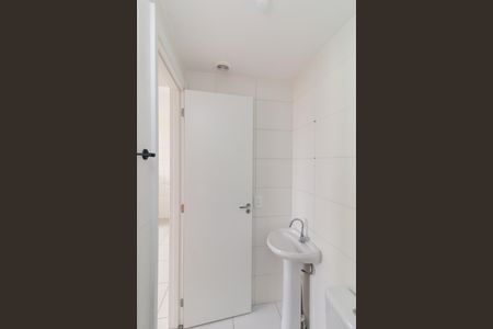 Banheiro de apartamento para alugar com 2 quartos, 32m² em Fazenda Aricanduva, São Paulo
