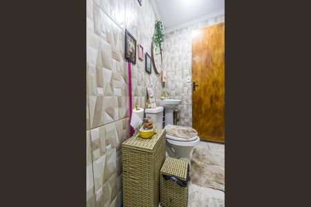 Casa à venda com 150m², 3 quartos e 2 vagas Casa à venda com 150m², 3 quartos e 2 vagasBanheiro 2