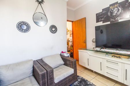 Casa à venda com 150m², 3 quartos e 2 vagas Casa à venda com 150m², 3 quartos e 2 vagasSala