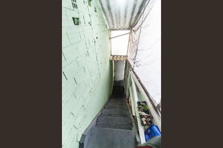 Casa à venda com 150m², 3 quartos e 2 vagas Casa à venda com 150m², 3 quartos e 2 vagasEscada