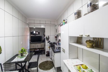 Casa à venda com 150m², 3 quartos e 2 vagas Casa à venda com 150m², 3 quartos e 2 vagasCozinha