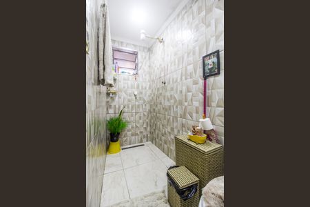 Casa à venda com 150m², 3 quartos e 2 vagas Casa à venda com 150m², 3 quartos e 2 vagasBanheiro 2
