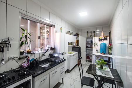 Casa à venda com 150m², 3 quartos e 2 vagas Casa à venda com 150m², 3 quartos e 2 vagasCozinha