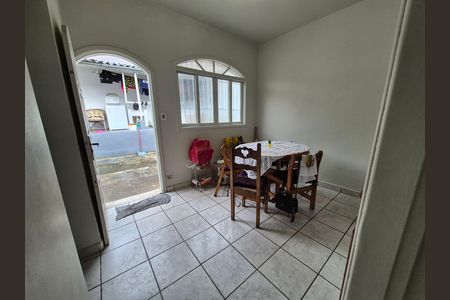 Casa para alugar com 4 quartos, 250m² em Jardim São Jorge, São Paulo