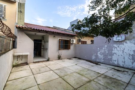 Quintal de casa à venda com 2 quartos, 80m² em Hípica, Porto Alegre