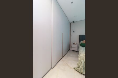 Apartamento à venda com 180m², 3 quartos e 2 vagas Apartamento à venda com 180m², 3 quartos e 2 vagasSuíte