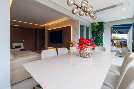 Apartamento à venda com 180m², 3 quartos e 2 vagas Apartamento à venda com 180m², 3 quartos e 2 vagasSala - Varanda
