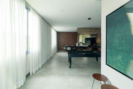 Apartamento à venda com 180m², 3 quartos e 2 vagas Apartamento à venda com 180m², 3 quartos e 2 vagasEspaço de Jogos
