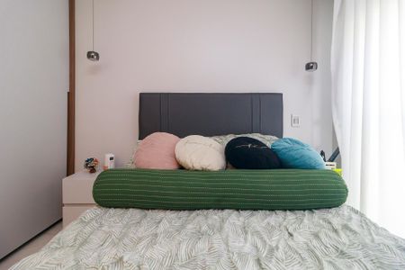 Apartamento à venda com 180m², 3 quartos e 2 vagas Apartamento à venda com 180m², 3 quartos e 2 vagasSuíte