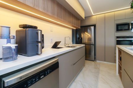 Apartamento à venda com 180m², 3 quartos e 2 vagas Apartamento à venda com 180m², 3 quartos e 2 vagasCozinha