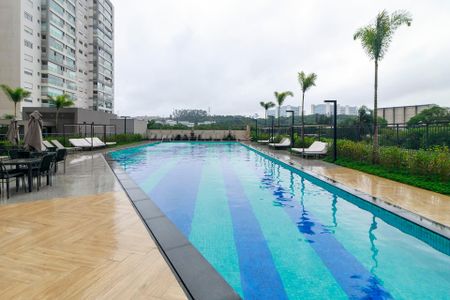 Apartamento à venda com 180m², 3 quartos e 2 vagas Apartamento à venda com 180m², 3 quartos e 2 vagasPiscina