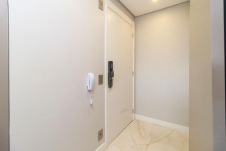 Apartamento à venda com 180m², 3 quartos e 2 vagas Apartamento à venda com 180m², 3 quartos e 2 vagasÁrea de Serviço