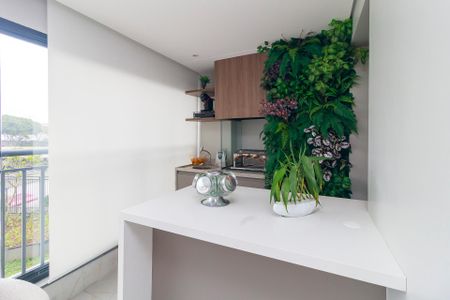 Apartamento à venda com 180m², 3 quartos e 2 vagas Apartamento à venda com 180m², 3 quartos e 2 vagasSala - Varanda