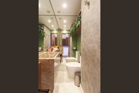 Apartamento à venda com 180m², 3 quartos e 2 vagas Apartamento à venda com 180m², 3 quartos e 2 vagasLavabo