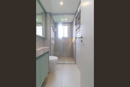 Apartamento à venda com 180m², 3 quartos e 2 vagas Apartamento à venda com 180m², 3 quartos e 2 vagasBanheiro 2