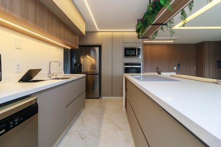 Apartamento à venda com 180m², 3 quartos e 2 vagas Apartamento à venda com 180m², 3 quartos e 2 vagasCozinha