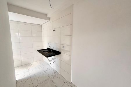 Cozinha de apartamento à venda com 2 quartos, 37m² em Vila Guilhermina, São Paulo