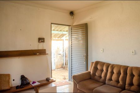 Casa à venda com 100m², 3 quartos e sem vaga Casa à venda com 100m², 3 quartos e sem vagaSala