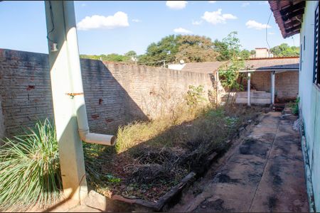 Casa à venda com 100m², 3 quartos e sem vaga Casa à venda com 100m², 3 quartos e sem vagaQuintal