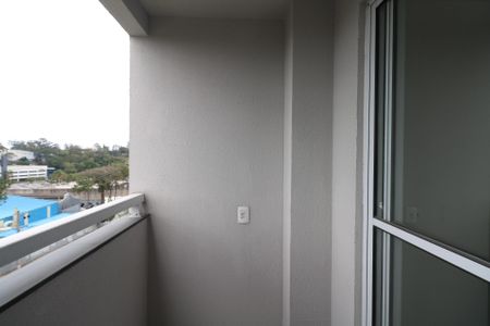 Apartamento à venda com 54m², 3 quartos e 1 vaga Apartamento à venda com 54m², 3 quartos e 1 vagaVaranda
