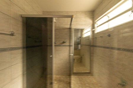 Casa à venda com 200m², 4 quartos e 4 vagas Casa à venda com 200m², 4 quartos e 4 vagasBanheiro da Suíte