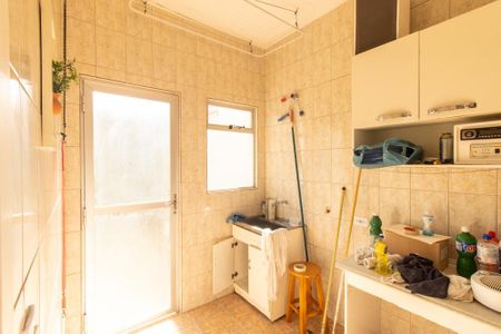 Casa à venda com 200m², 4 quartos e 4 vagas Casa à venda com 200m², 4 quartos e 4 vagasÁrea de Serviço
