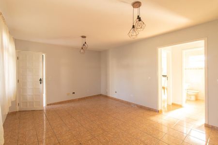 Casa à venda com 200m², 4 quartos e 4 vagas Casa à venda com 200m², 4 quartos e 4 vagasSala