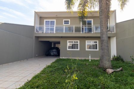 Casa à venda com 200m², 4 quartos e 4 vagas Casa à venda com 200m², 4 quartos e 4 vagasFachada