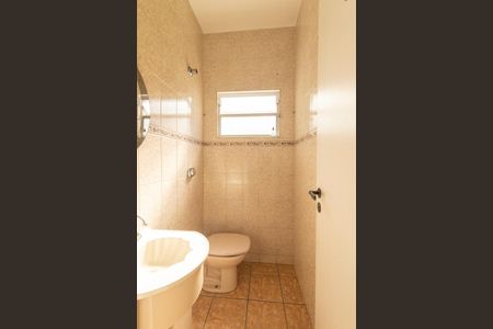 Casa à venda com 200m², 4 quartos e 4 vagas Casa à venda com 200m², 4 quartos e 4 vagasLavabo