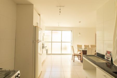 Casa à venda com 200m², 4 quartos e 4 vagas Casa à venda com 200m², 4 quartos e 4 vagasCozinha
