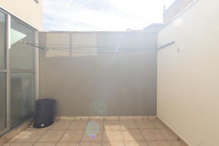 Casa à venda com 200m², 4 quartos e 4 vagas Casa à venda com 200m², 4 quartos e 4 vagasÁrea comum