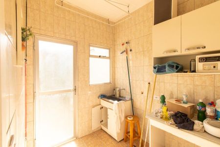 Casa à venda com 200m², 4 quartos e 4 vagas Casa à venda com 200m², 4 quartos e 4 vagasÁrea de Serviço