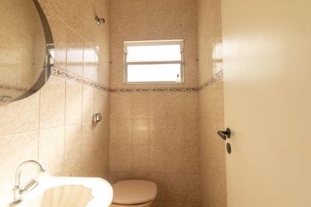 Casa à venda com 200m², 4 quartos e 4 vagas Casa à venda com 200m², 4 quartos e 4 vagasLavabo