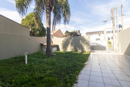Casa à venda com 200m², 4 quartos e 4 vagas Casa à venda com 200m², 4 quartos e 4 vagasJardim