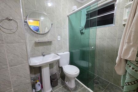 Banheiro de apartamento para alugar com 1 quarto, 42m² em Canto do Forte, Praia Grande