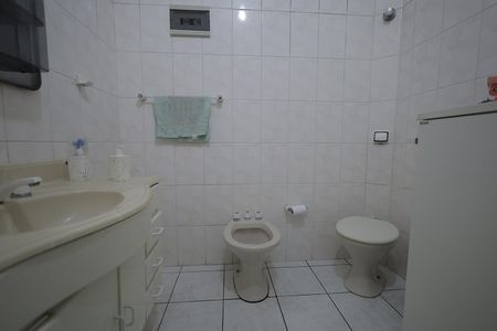 Banheiro de casa à venda com 3 quartos, 300m² em Parque Oratório, Santo André