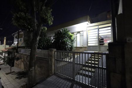 Fachada de casa à venda com 3 quartos, 300m² em Parque Oratório, Santo André