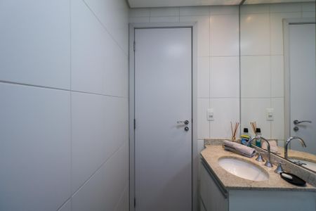 Apartamento à venda com 62m², 2 quartos e 1 vaga Apartamento à venda com 62m², 2 quartos e 1 vagaBanheiro