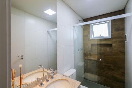 Apartamento à venda com 62m², 2 quartos e 1 vaga Apartamento à venda com 62m², 2 quartos e 1 vagaBanheiro da Suíte