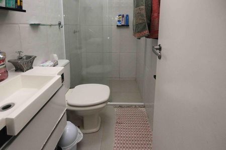 Apartamento à venda com 42m², 2 quartos e 1 vaga Apartamento à venda com 42m², 2 quartos e 1 vagaBanheiro