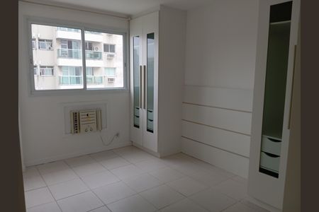 Quarto de apartamento para alugar com 2 quartos, 65m² em Barra da Tijuca, Rio de Janeiro