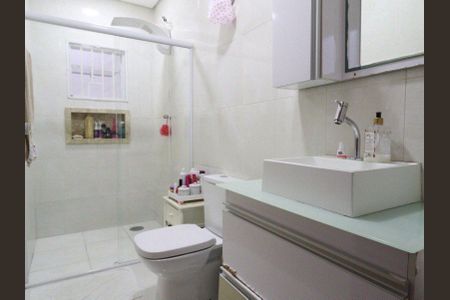 Banheiro de casa à venda com 2 quartos, 122m² em Utinga, Santo André