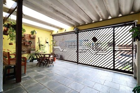 Garagem de casa à venda com 2 quartos, 122m² em Utinga, Santo André