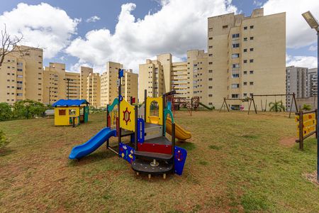 Apartamento para alugar com 327m², 4 quartos e 3 vagas Apartamento para alugar com 327m², 4 quartos e 3 vagasÁrea comum - Playground