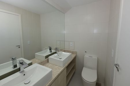 Apartamento para alugar com 327m², 4 quartos e 3 vagas Apartamento para alugar com 327m², 4 quartos e 3 vagasBanheiro da Suíte 1