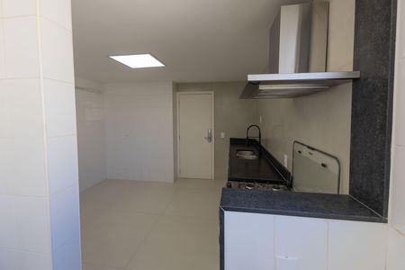 Apartamento para alugar com 327m², 4 quartos e 3 vagas Apartamento para alugar com 327m², 4 quartos e 3 vagasCozinha