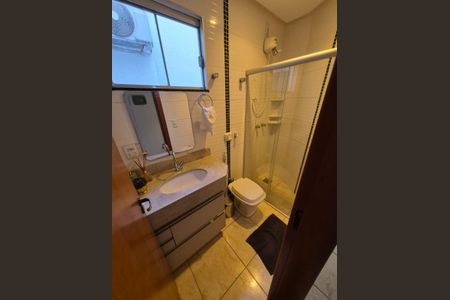 Casa à venda com 240m², 3 quartos e 2 vagas Casa à venda com 240m², 3 quartos e 2 vagasBanheiro 1