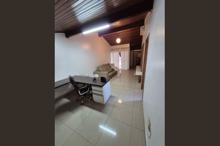 Casa à venda com 240m², 3 quartos e 2 vagas Casa à venda com 240m², 3 quartos e 2 vagasQuarto